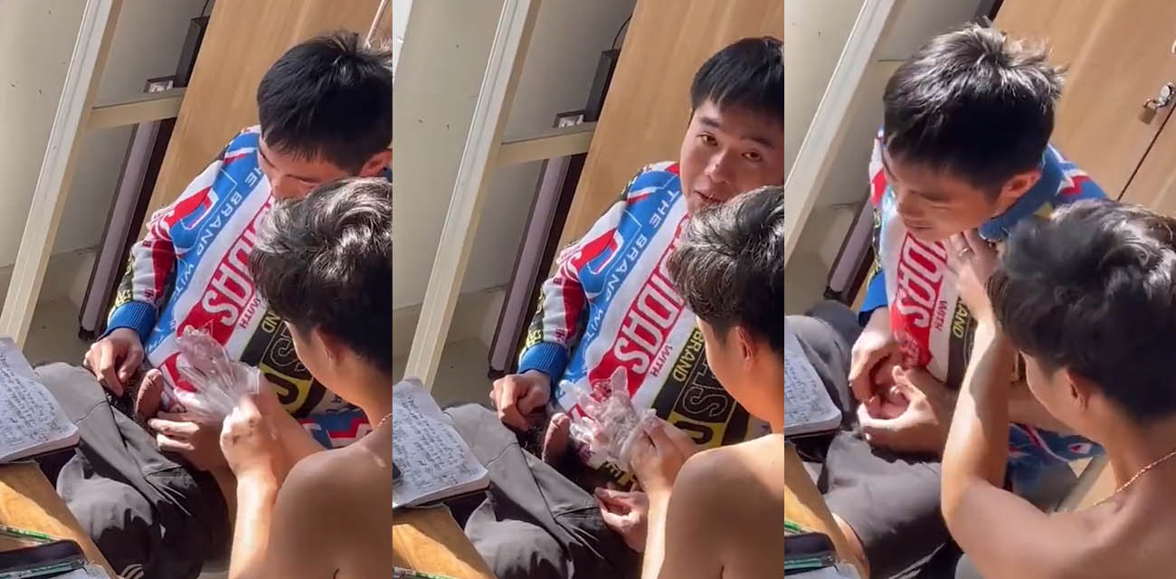 00后宿舍神操作！好兄弟帮处男舍友打飞机 宿舍秒变战场 浪叫声此起彼伏！ - 51吃瓜网-51吃瓜网