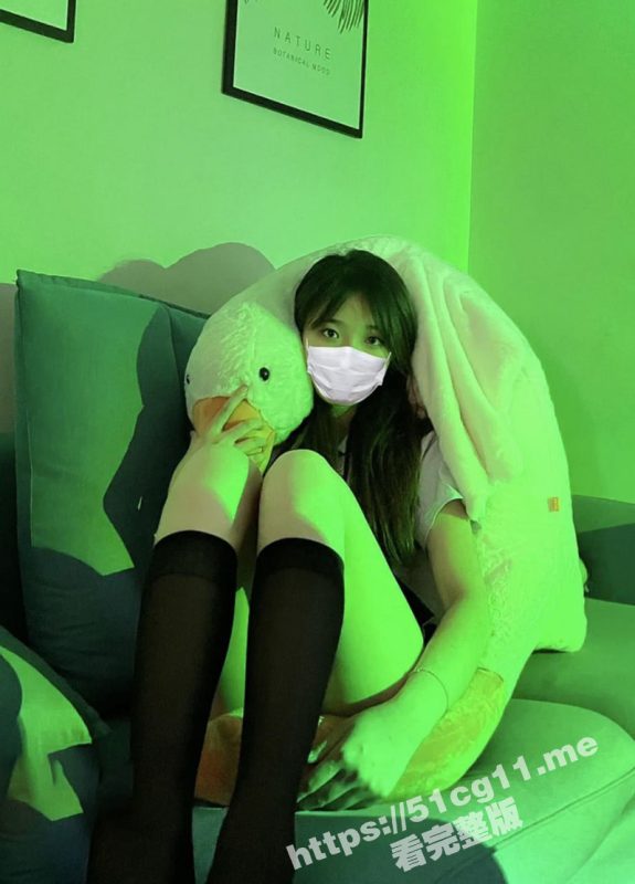 海角大神父女乱伦！女儿穿着白色连衣裙搭配黑丝长袜显得格外可爱 我激动的掀开女儿裤子就插了进去！-51吃瓜网