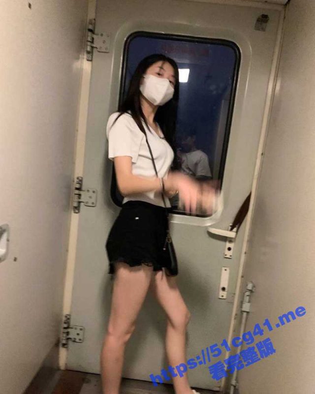 极品身材反差妹 被前男友曝光做爱口交视频 最喜欢男上位插嘴 享受那种被强制的感觉-51吃瓜网