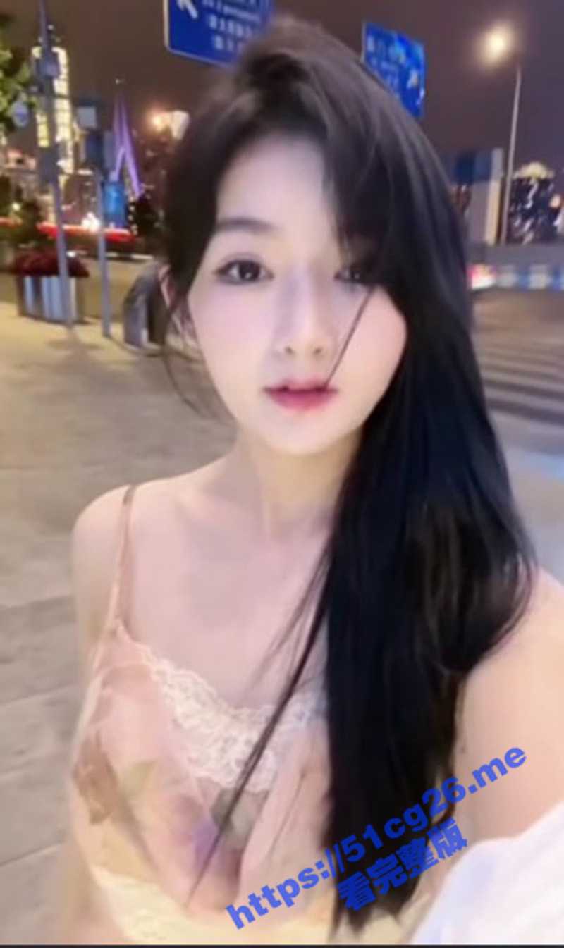 秀人网 谭小灵 高颜值极品美乳大尺度吊带灰丝三点微漏 与摄影师激情拍摄 茶室迷情！ - 51吃瓜网-51吃瓜网