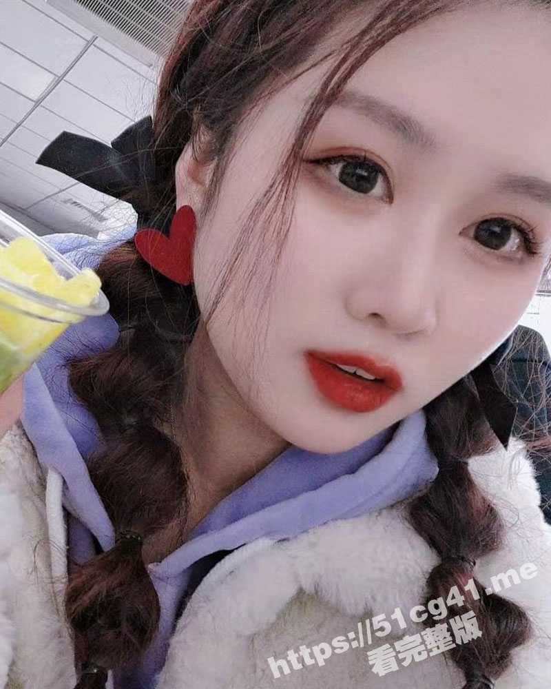 家有此妻 枸杞难医！广西骚货人妻母狗白玲玲家中与老公忘情口交舔足做爱 骚气冲天 - 51吃瓜网-51吃瓜网