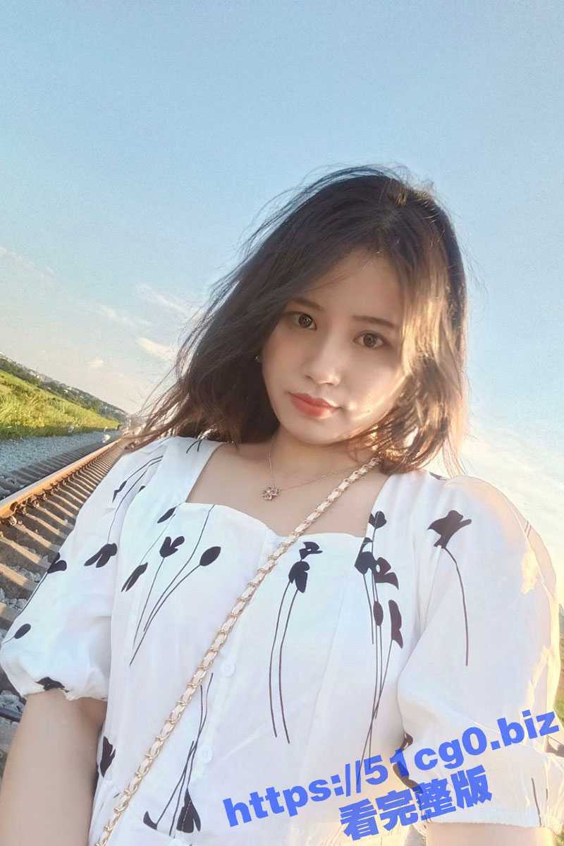 山东济南 反差母狗幼师 陆世婷 被炮友在阳台后入！喜欢刺激！她希望能被楼下行人看见！ - 51吃瓜网-51吃瓜网
