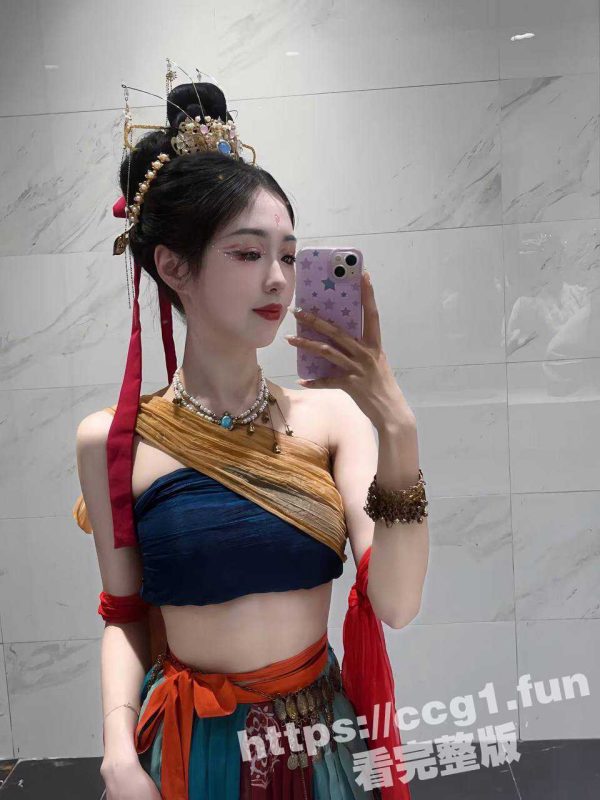 深圳某医院护士 徐怡雯  和男友自拍视频泄密  这馒头逼真的是极品-51吃瓜网