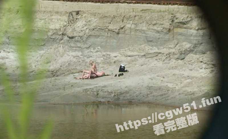 超牛逼的偷拍！远距离偷拍小情侣沙滩激情 竟然这么清晰 我也想要这样的设备！-51吃瓜网