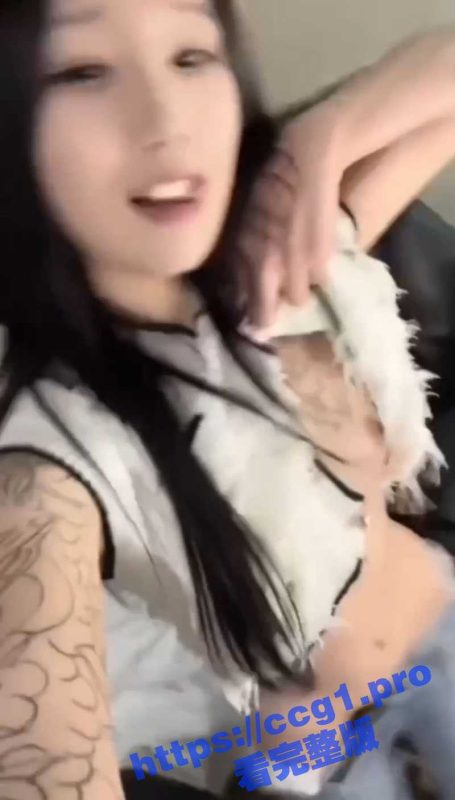 抖音网红美女露点合集 网友的眼睛是真尖啊 高颜值极品网红 高光露点奶子是真不错啊-51吃瓜网