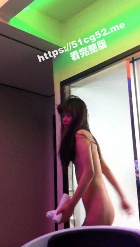 韩国极品高颜值御姐一边看黄片一边给男友口交 没想到屁眼也被开苞血都被干出来了-51吃瓜网