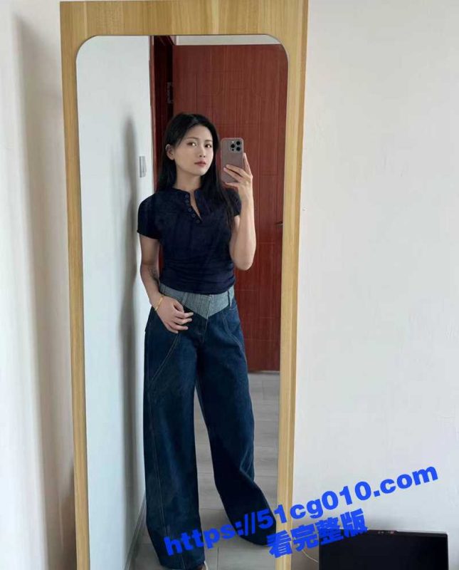 瓜友投稿山东淄博 会所女技师 冯雪娟 外表看起来很清纯 私底下却是个卖逼女！-51吃瓜网