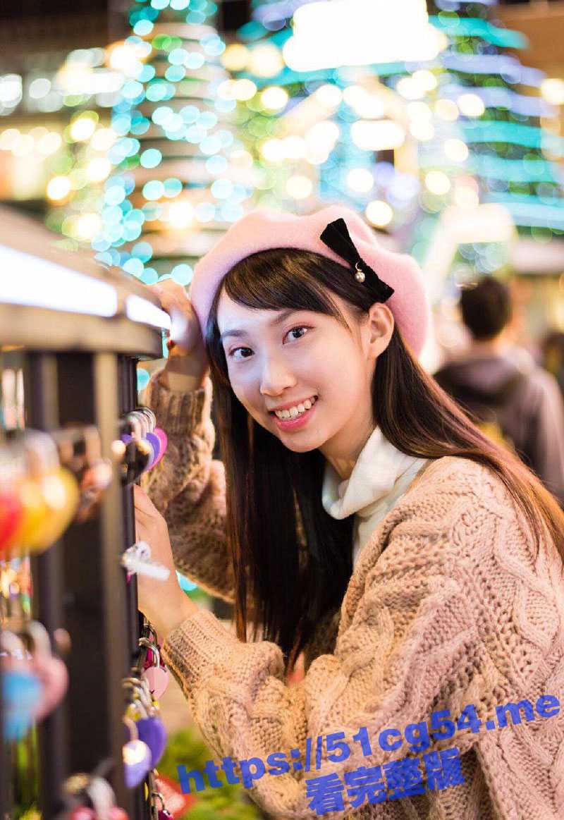 我的清纯反差小女友 主动上位自己动 把她按在镜子前后入呻吟不断主打俩个字 够骚！ - 51吃瓜网-51吃瓜网