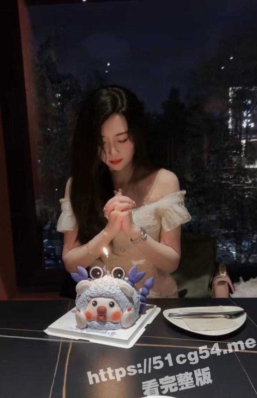 杭州极品身材骚婊 邵珏 重度性瘾患者 背着老公婚内出轨 只要给钱就能上 可快餐可包夜 谁来都能操-51吃瓜网
