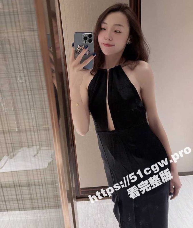 杭州工商大学 极品高冷校花崔梦洁  在外以清纯高冷形象示人 却对金主爸爸唯命是从 是个反差婊呢-51吃瓜网