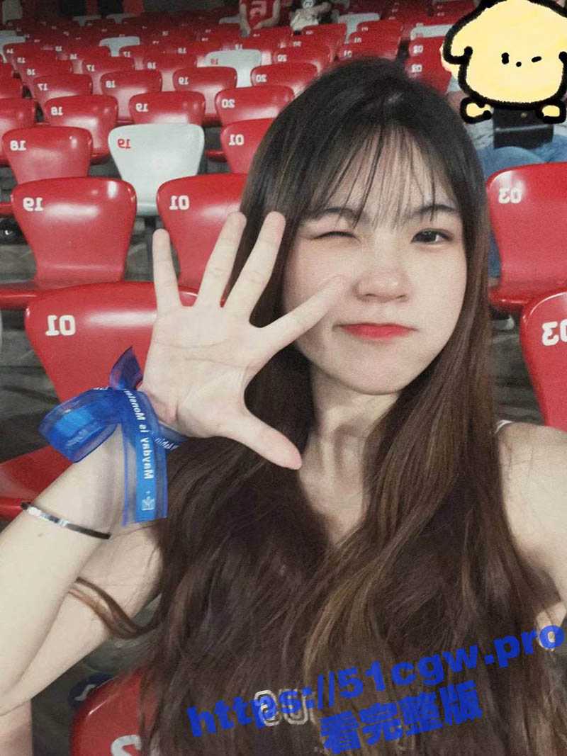 带清纯大学妹子看演唱会 结束后一起宵夜 送走朋友直接带走拿下 这样的嫩妹真好骗 一张票就搞定了 - 51吃瓜网-51吃瓜网