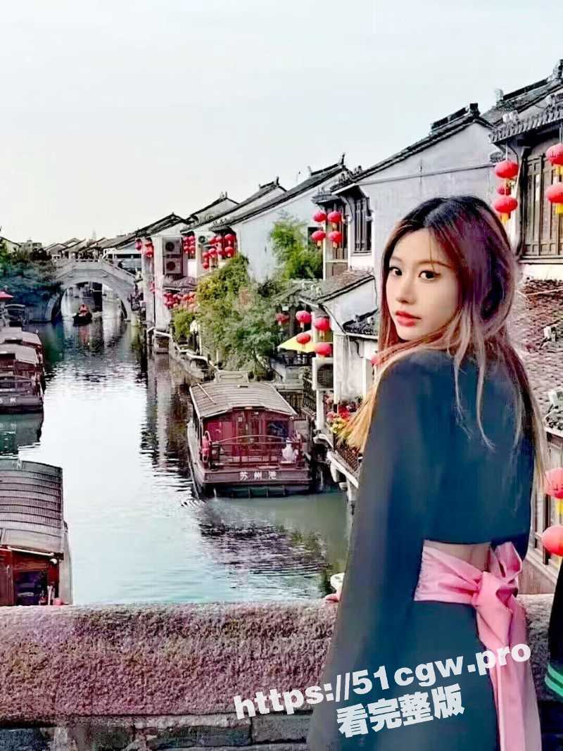 约操杭州极品美女 叶菲 身穿黑丝旗袍前来赴会 激情做爱被操到胡言乱语！ - 51吃瓜网-51吃瓜网