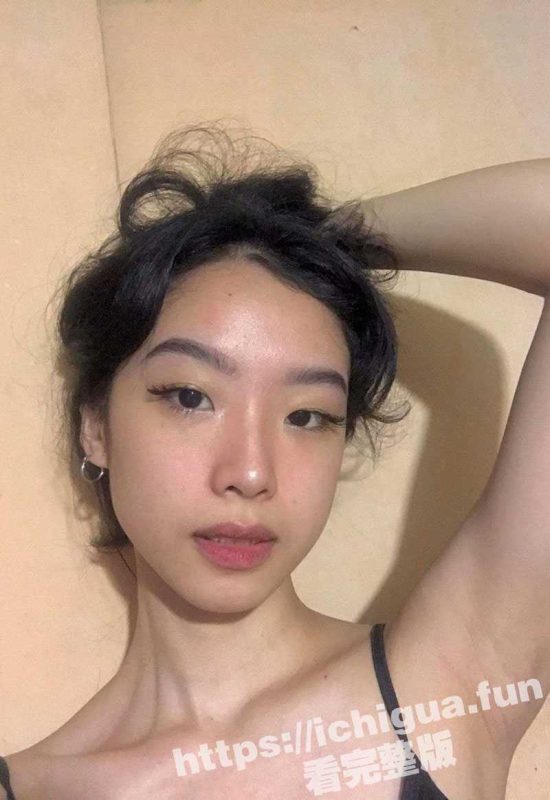 新加坡高颜值巨乳嫩妹 惨遭渣男泄密曝光！这一对挺翘的奶子看的真想上去抓一把！-51吃瓜网