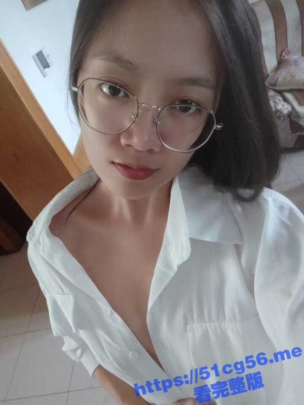 河北理工大学吴慧 清纯眼镜妹高材生 表面御姐但是背地里特别骚 最喜欢当狗 被操的时候叫的超大声-51吃瓜网