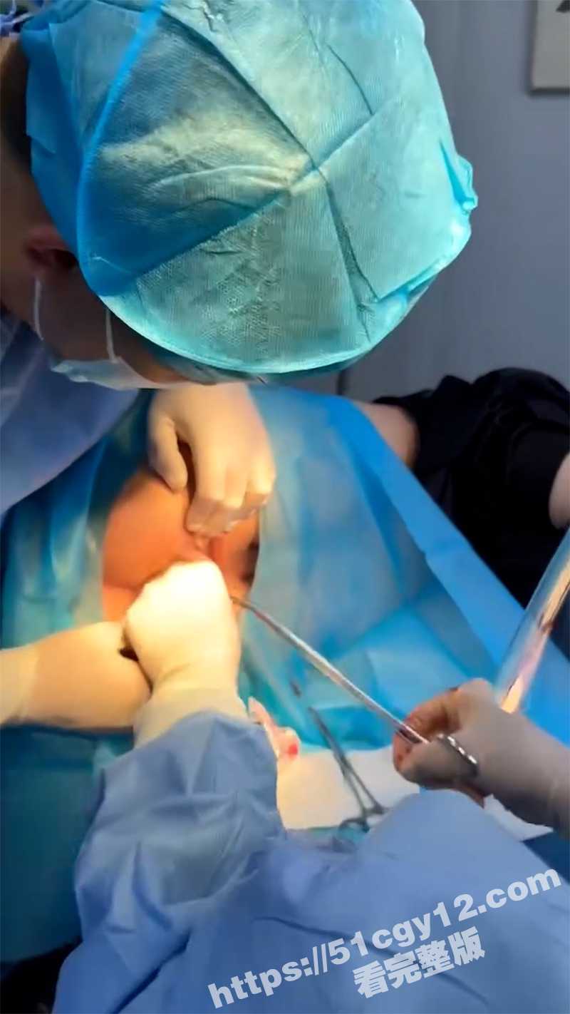全网公狗第一人 男子深夜寻求刺激将超大号橡胶棒塞入肛门 结果玩的太嗨取不出来啦！ - 51吃瓜网-51吃瓜网