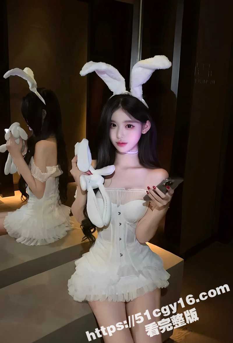顶级身材美少女不雅视频流出 白嫩淫娃拍下各种露出淫照 抠弄粉嫩蜜穴 尺度相当炸裂！ - 51吃瓜网-51吃瓜网