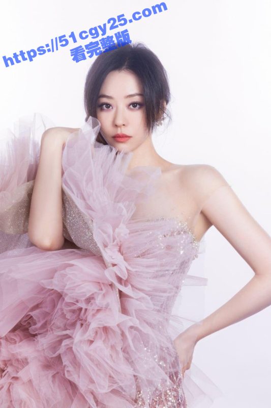 绝美歌后 张靓颖 九万字妆造爆火 早期曾“逼婚”比其大19岁的渣男 还为其打乳钉！-51吃瓜网
