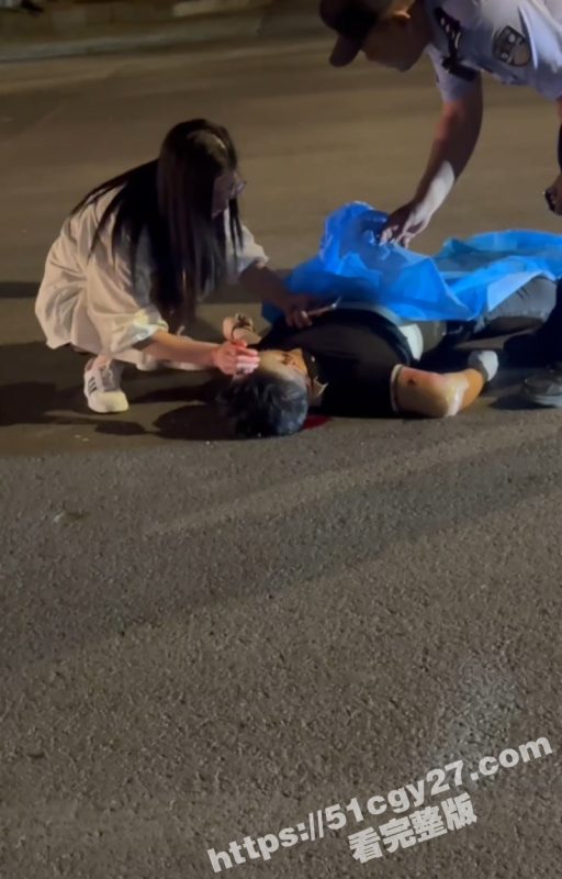 河北辛集再现惨烈车祸 醉汉躺马路上 被醉驾无证男子当场撞死 现场多视角视频曝光！-51吃瓜网