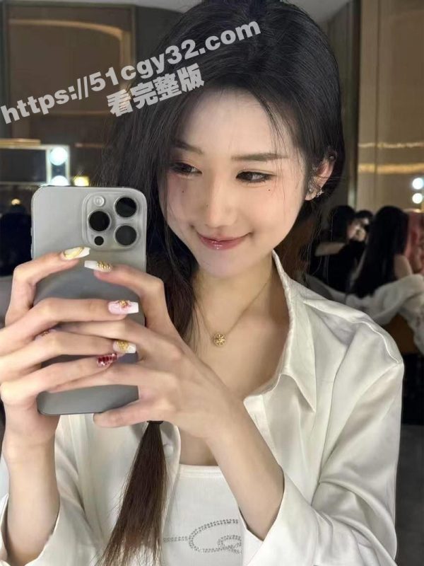 留学生被洋男友巨根爆操 清纯少女在老外面前秒变母狗 大屌无套输出 骚货享受在其中无法自拔！-51吃瓜网