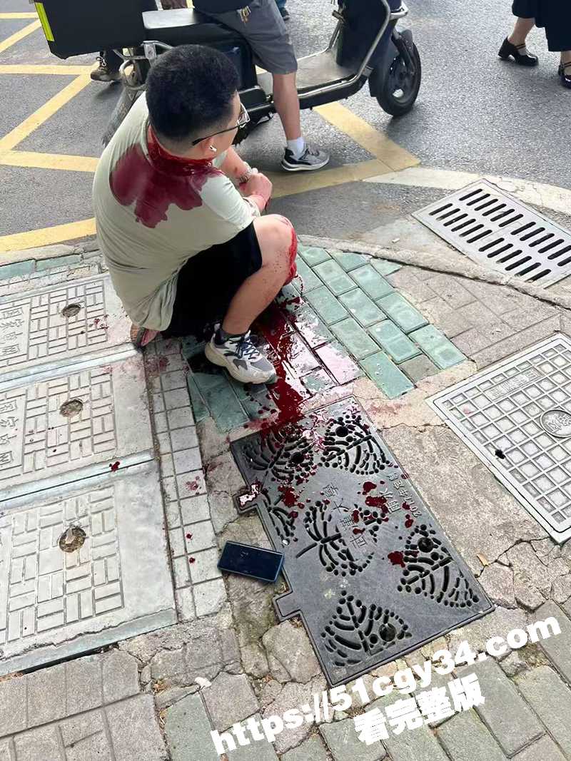 武汉大学 男生只因答辩没过不能毕业 便在学校食堂进行无差别砍人 现场完整版视频流出！ - 51吃瓜网-51吃瓜网