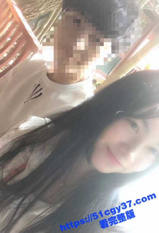 张家界巨乳导游 黄思睿 抛弃五年男友 对金主投怀送抱 露脸舔屌还玩3P群交 做爱视频被男友曝光！-51吃瓜网