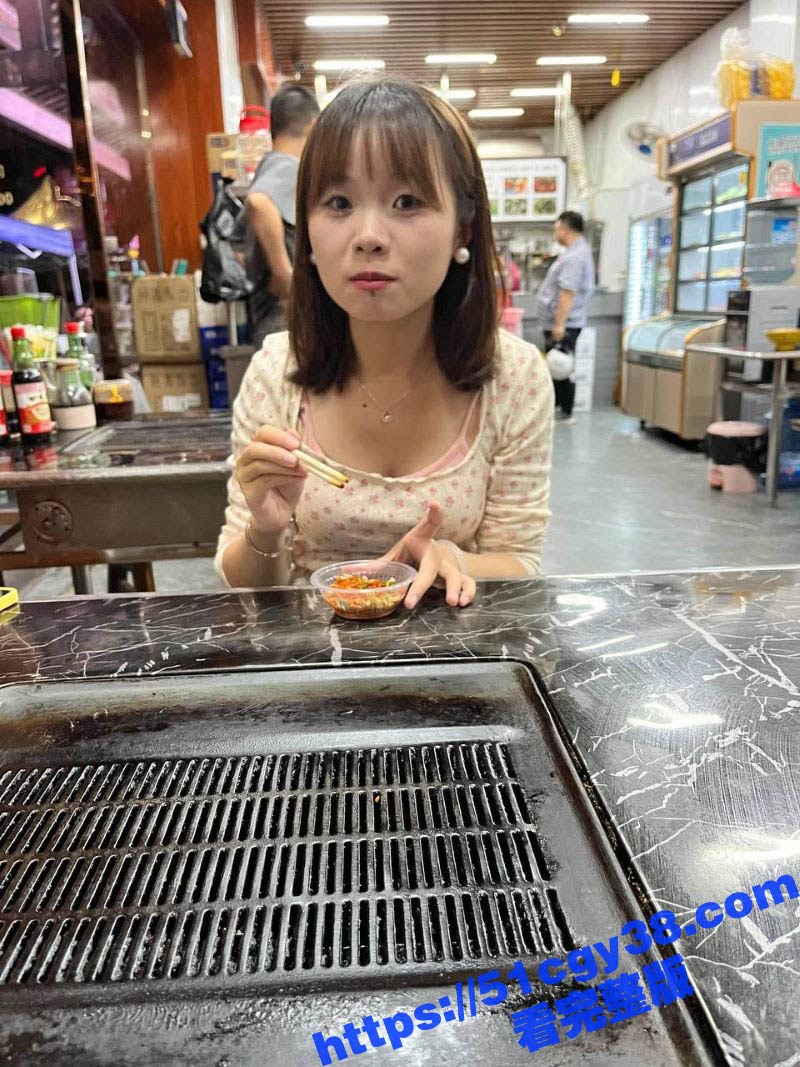 贵州仁怀 王萍娟 约炮劈腿视频流出 酒吧勾搭体育生 骑乘后入轮番上阵 淫荡的可怕！ - 51吃瓜网-51吃瓜网