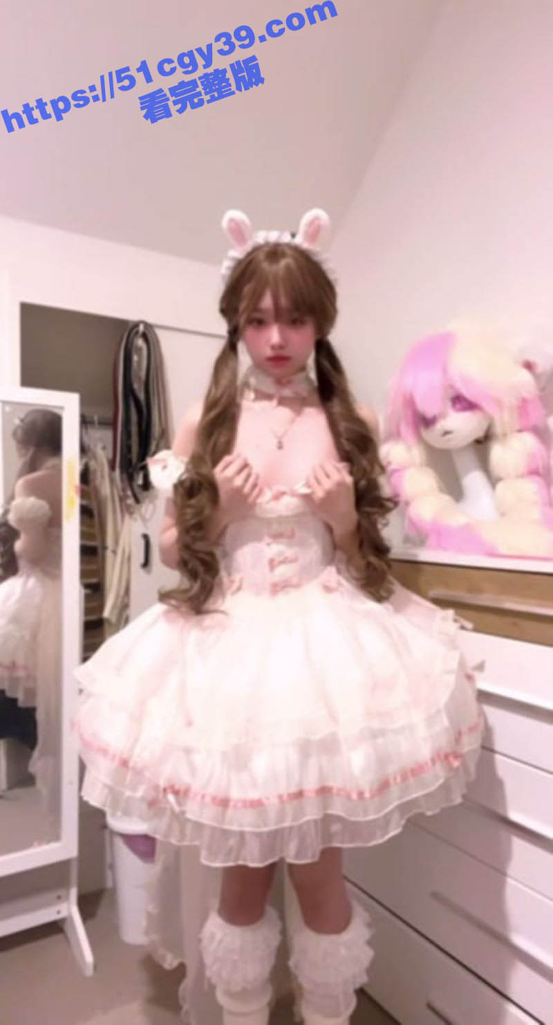 极品萝莉 麒麟ちゃん 粉色公主裙白丝诱惑 水晶棒猛操嫩穴 高潮痉挛尖叫失神 内裤塞嘴阿黑颜表情淫骚！ - 51吃瓜网-51吃瓜网