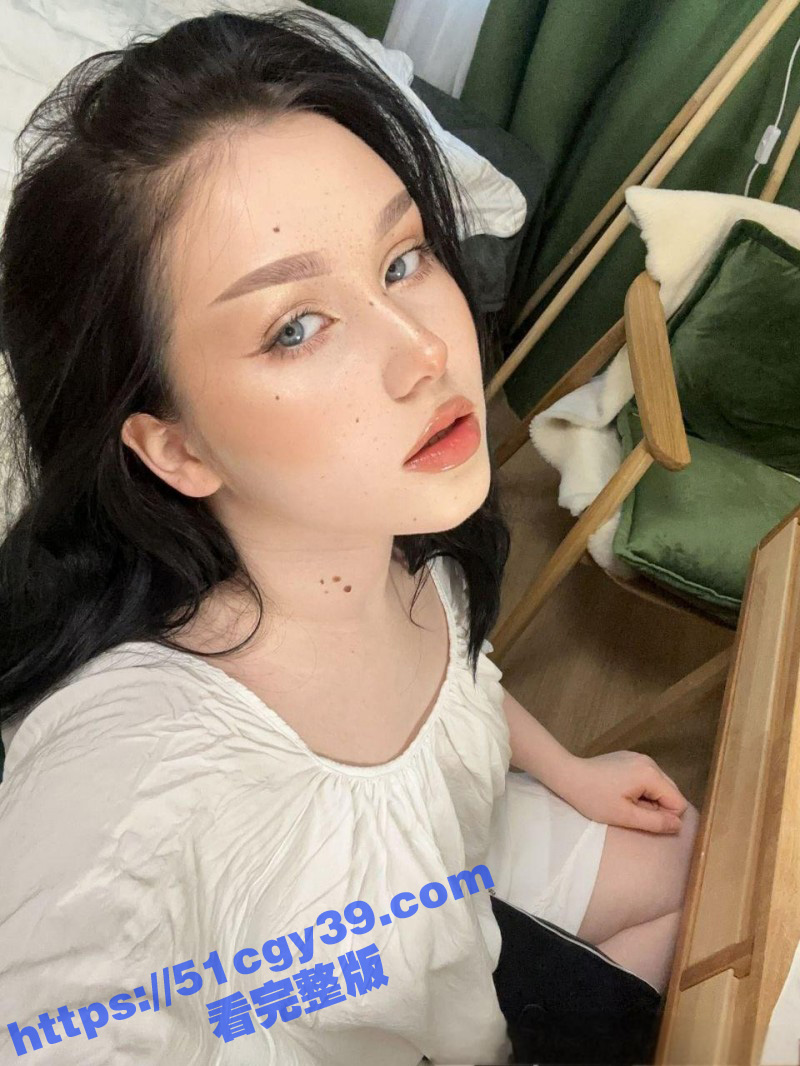 OF肥臀巨乳网黄 Scarletblaze 自慰福利 肛塞撅臀近景揉穴 唯美画面极致诱惑！ - 51吃瓜网-51吃瓜网