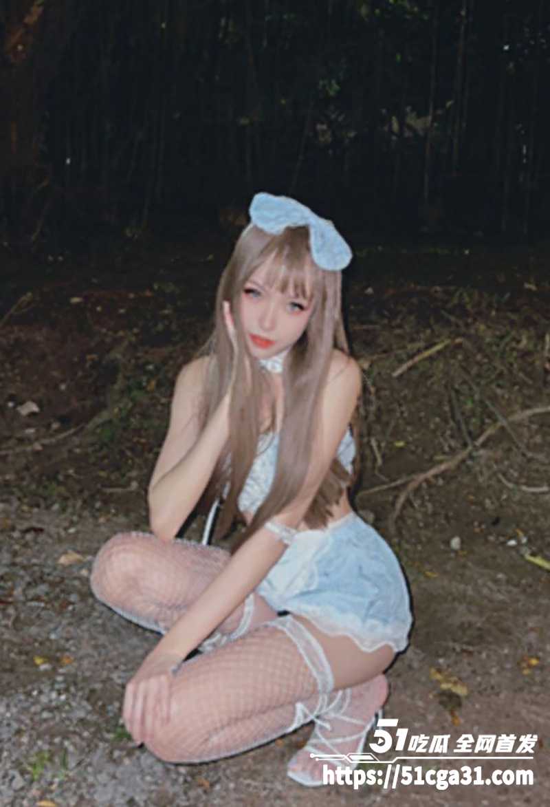 高颜值coser与前男友性爱视频曝光 穿吊带黑丝深喉舔屌 媚眼如丝表情超骚 撅着翘臀被无套后入！ - 51吃瓜网-51吃瓜网