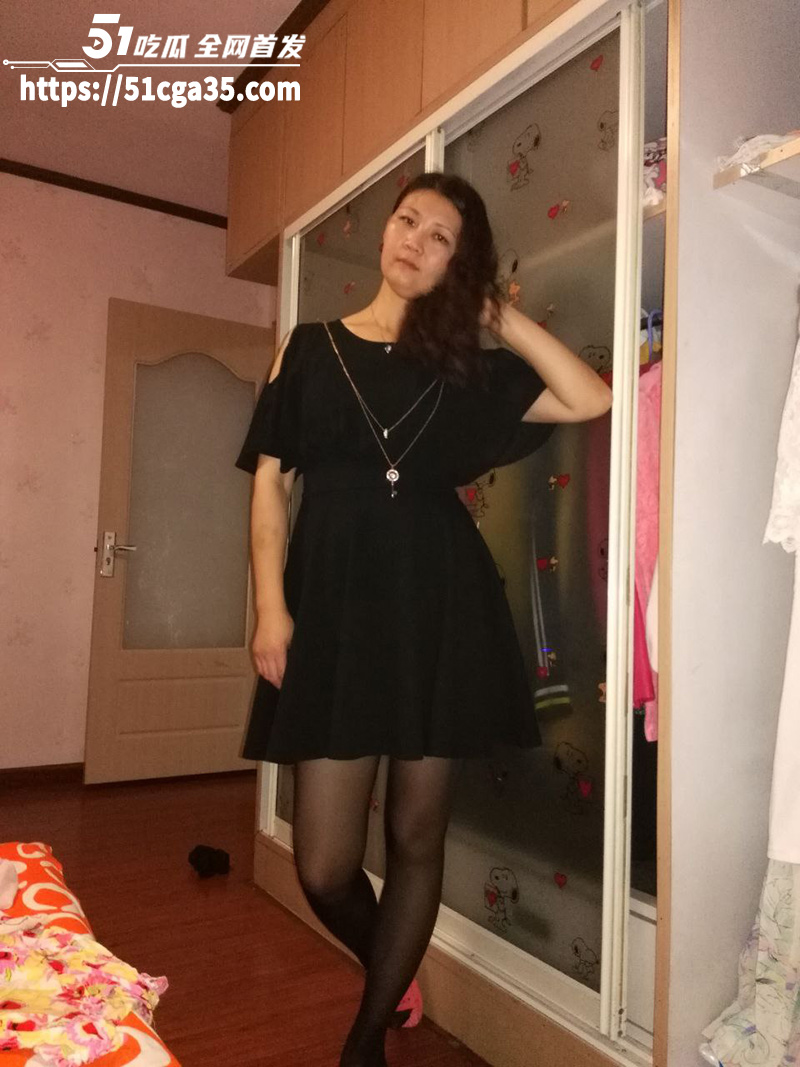 山东济宁人妻少妇 出轨视频流出 毒龙深喉玩的不亦乐乎 多种姿势性爱层出不穷 真是让人大开眼界！ - 51吃瓜网-51吃瓜网