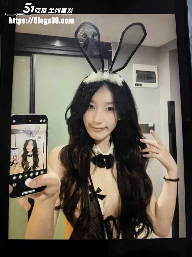 北漂小骚货杨琪为上位与老板激情缠绵 后入女上情趣装护士装视频惨遭泄露！ - 51吃瓜网-51吃瓜网