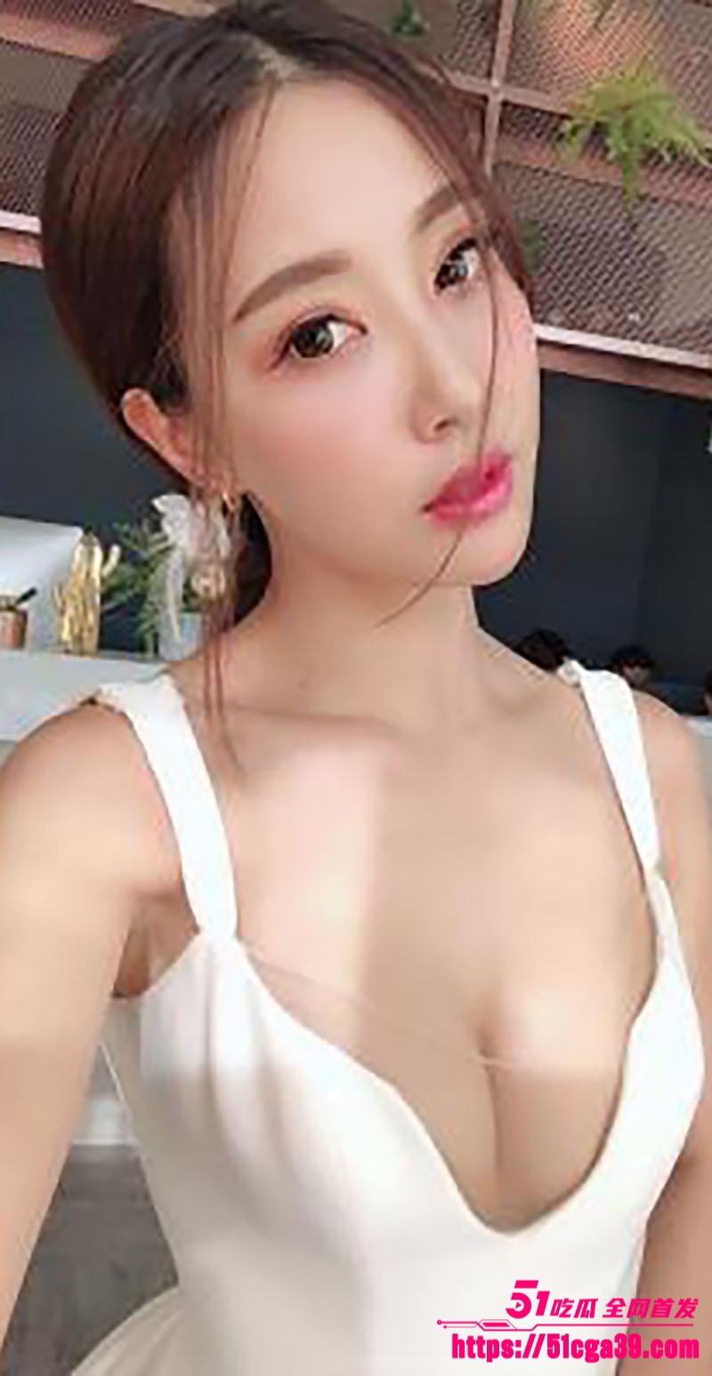 性感人妻 Qbee张比比 出轨情人激情视频流出 火辣后入口交引爆全网！ - 51吃瓜网-51吃瓜网