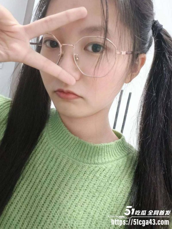 河南南阳理工学院 杨梦格 酒吧邂逅富二代 当晚就被带酒店暴操 主动扶屌娇喘销魂！-51吃瓜网