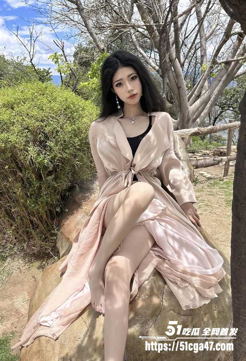 极品网红 牙齿怪 颜值超美的九头身尤物 超美情趣装挑逗自拍 骚浪姿态撩人至极！ - 51吃瓜网-51吃瓜网