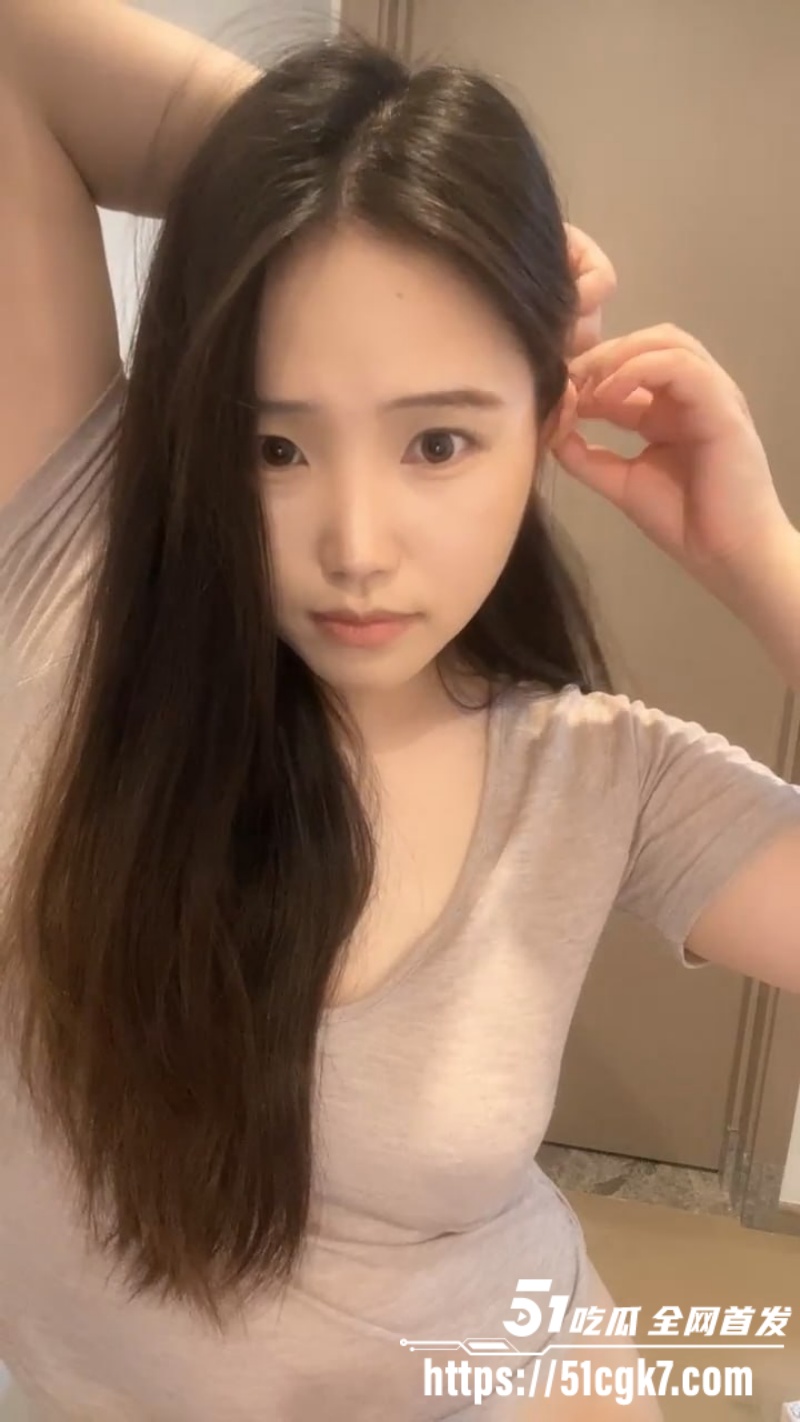 34D巨乳炮架 月亮躲在云朵 极品颜值尤物 揉奶自慰扭臀 粉嫩白虎骚逼高潮不断！ - 51吃瓜网-51吃瓜网