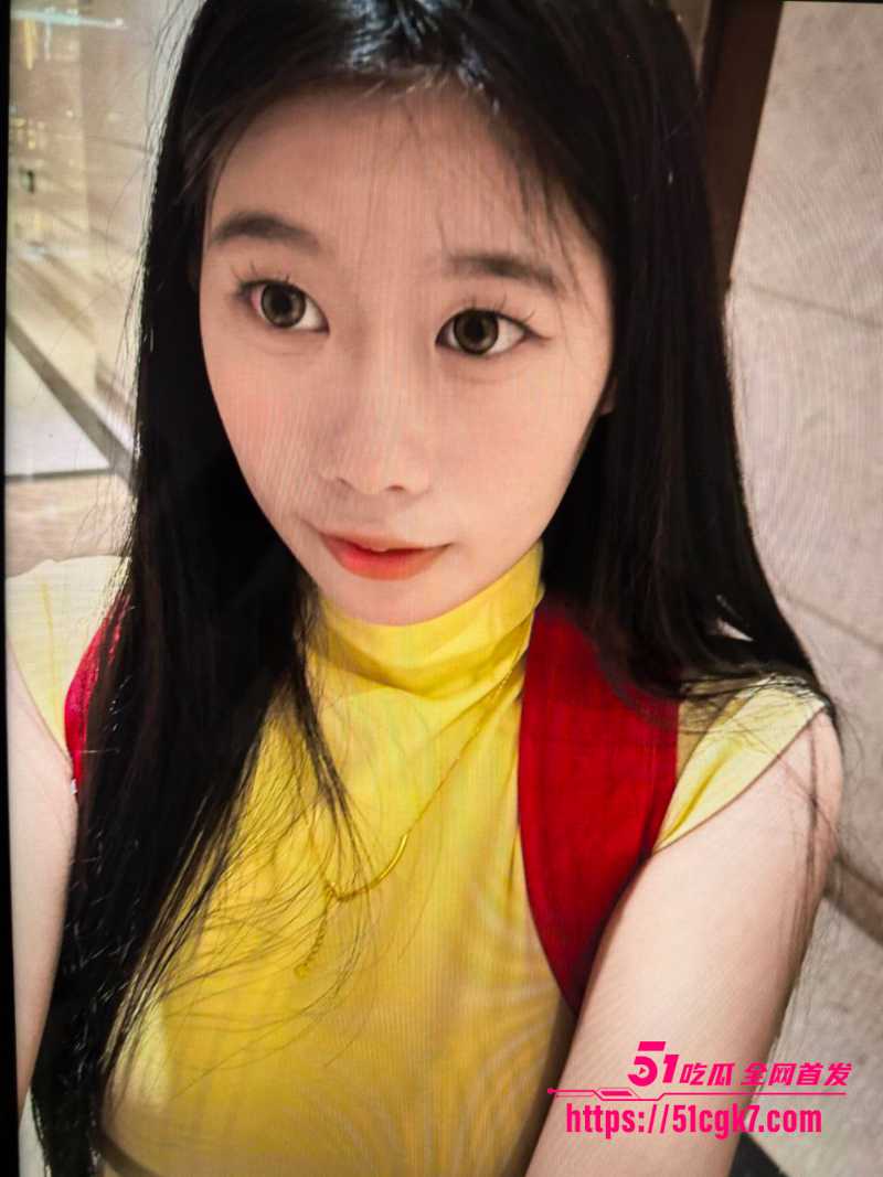 青岛大学反差学妹 张如意 恋爱期间拍摄淫荡视频 楼梯间露出做爱 天生母狗本性尽显！ - 51吃瓜网-51吃瓜网