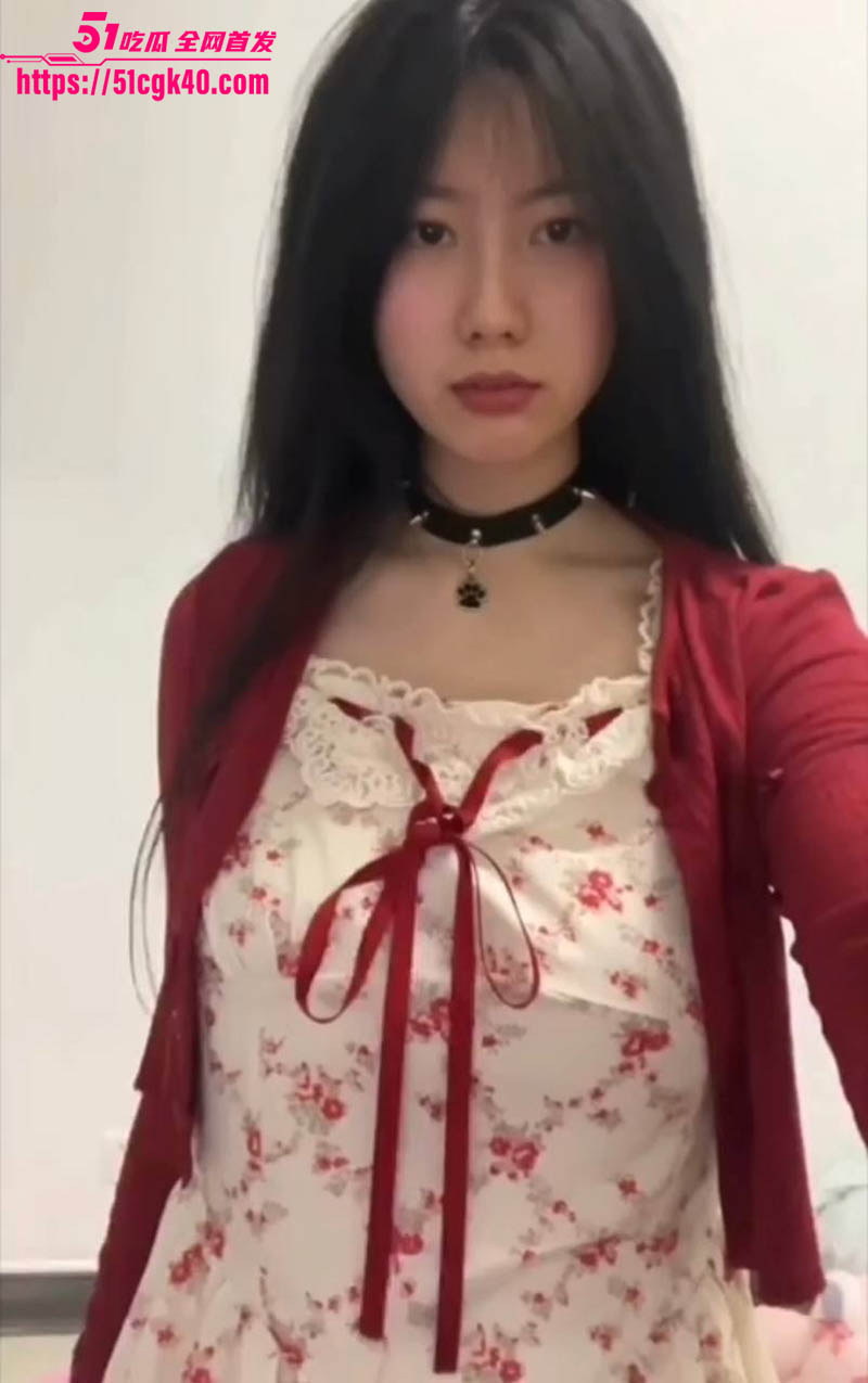极品巨乳大学生私拍视频炸裂流出 金主爸爸牵链校园遛母狗 豪乳傲然勾魂夺魄 白虎骚穴一线天无比诱惑！ - 51吃瓜网-51吃瓜网