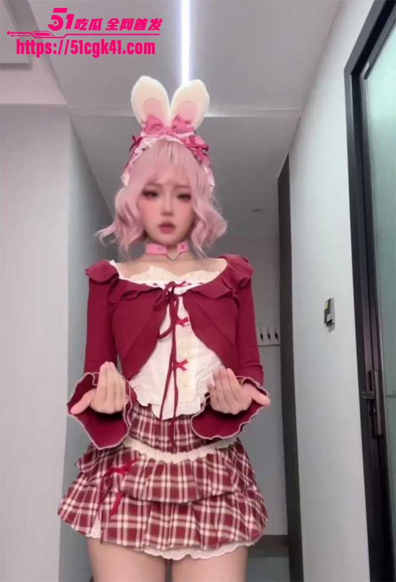顶级舞姬美少女 小仙云 变装裸舞合集 百变情趣装秀完美肉体 露奶掰穴卡点自慰 粉嫩唇瓣随舞抖动！ - 51吃瓜网-51吃瓜网