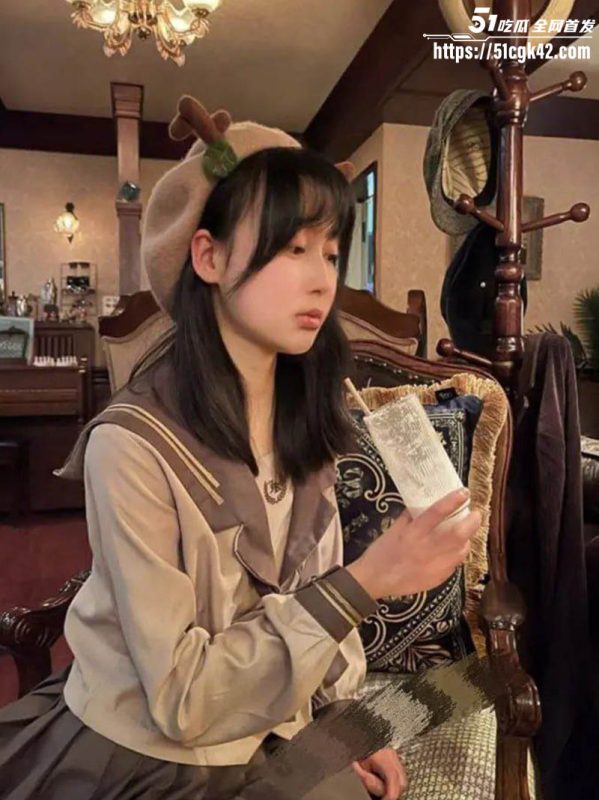 成都商学院大四学姐 邵依依 为求奢靡生活下海沦为校园公交车 出租屋内接客多姿势性爱 呻吟不断极致淫骚！-51吃瓜网