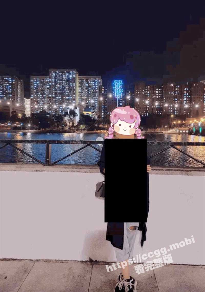 良家妇女爱露出！香港40岁辣妈“晒胸”成瘾 走遍公共场所拍120多张裸照 56分钟视频流出！ - 51吃瓜网-51吃瓜网