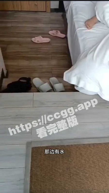 淫母大神  我有一个单亲骚妈妈  后爸和妈妈去酒店开发 欲求不满次日叫我去刷锅-51吃瓜网