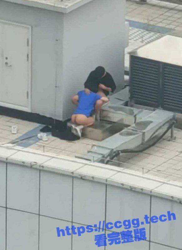 逆了个大天！小情侣高层露台做爱视频流出，这真是为‘爱’拼了，绝对的极致挑战-51吃瓜网