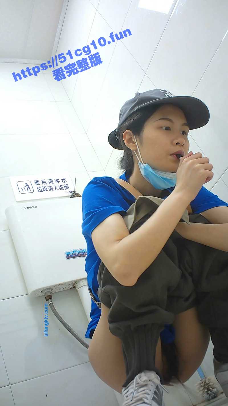 商场女厕全景偷拍 多位年轻嫩妹的极品美鲍一览无遗 还有小妹看着摄像头撒尿！ - 51吃瓜网-51吃瓜网