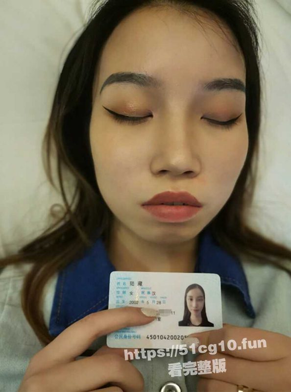 真实迷奸，02年大学靓妹吃饭被下药后带到酒店玩SM滴蜡调教拍下大量不雅照，太可怜了！-51吃瓜网