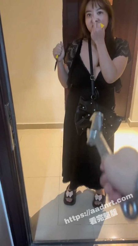 房东好糊涂啊！女子租房发不雅照给房东 问方便睡你吗？被拒后持刀威胁 房东报警！-51吃瓜网
