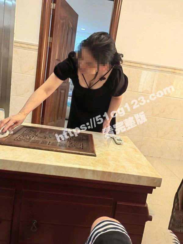 披风少年爱老妈 我爱妈妈想操她 冒死偷拍老妈睡觉扒衣服差点被发现 全网最真实偷拍妈妈-51吃瓜网
