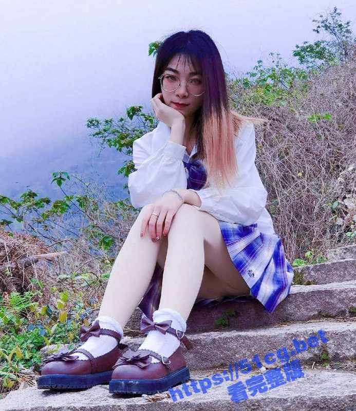 瓜友投稿曝光 贵阳师范学院 黄琪琪 刚入学的大一新生 军训结束国庆一放假就跟学长约炮！-51吃瓜网
