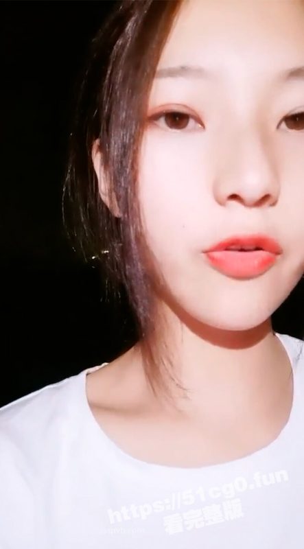 户外勾搭达人 妖媚婷儿 超美颜值勾引路人无套插入 极品粉乳无毛嫩逼让路人无法拒绝-51吃瓜网