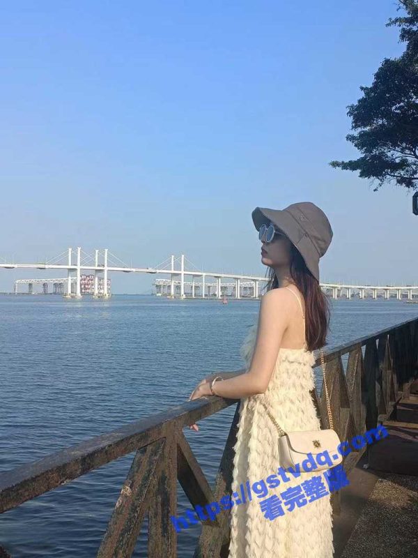 极品气质美女 刘彤 和富二代男炮友澳门酒店玩一夜情 自拍视频流出！被无情打屁股后入-51吃瓜网