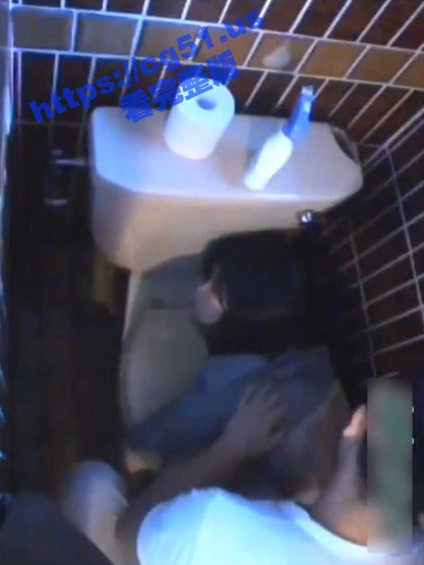 湾湾大波嫩乳少女失恋 酒吧彻夜买醉 最后在厕所被人捡尸 无情玩弄 肆意蹂躏！-51吃瓜网
